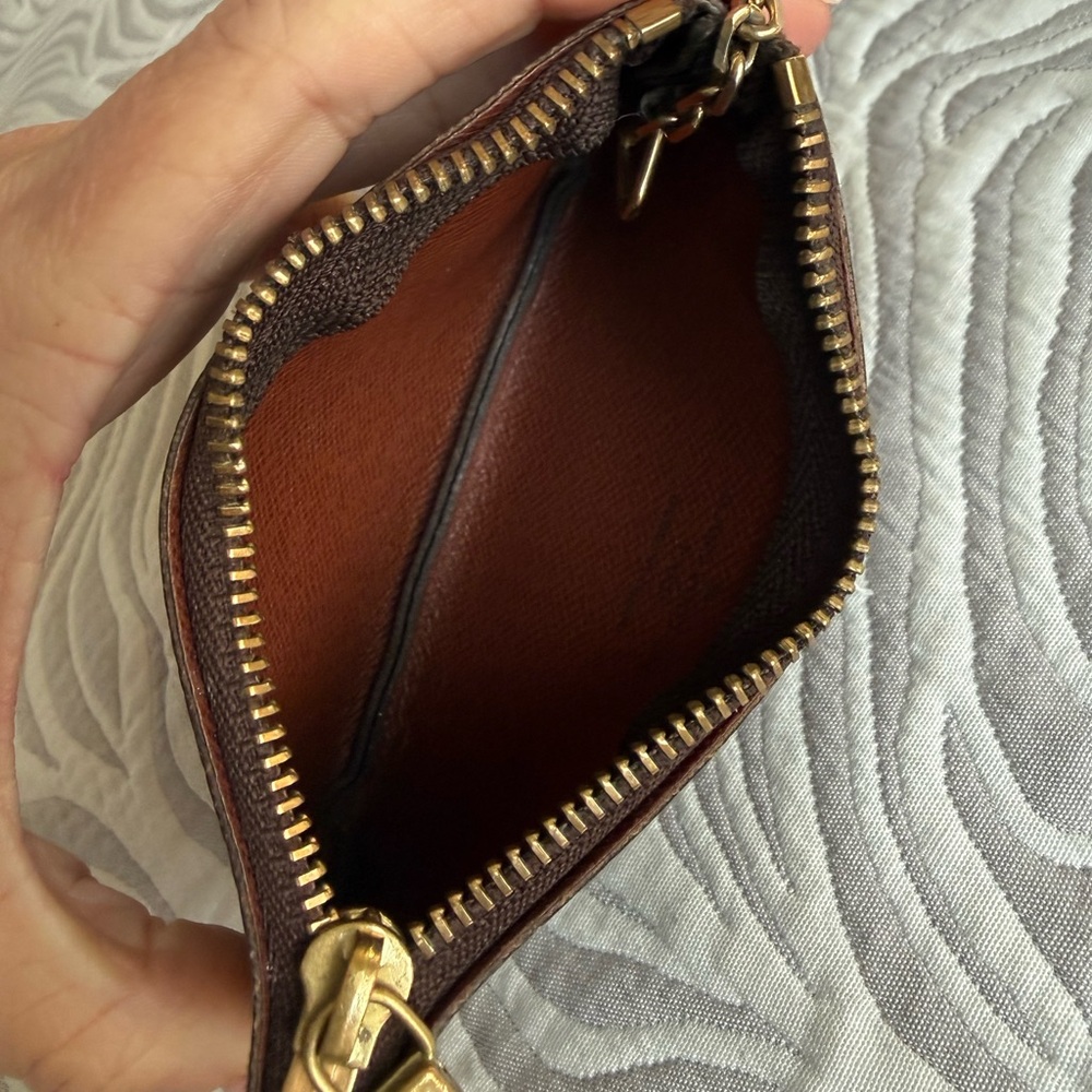Louis Vuitton Monogram Key pouch - Picture 5 of 9